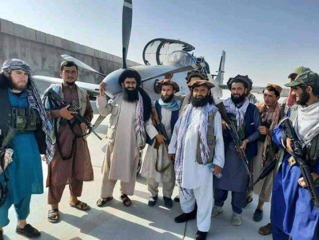 ABD'nin Afganistan'da bıraktığı silahların Taliban'ın eline geçtiği iddiası