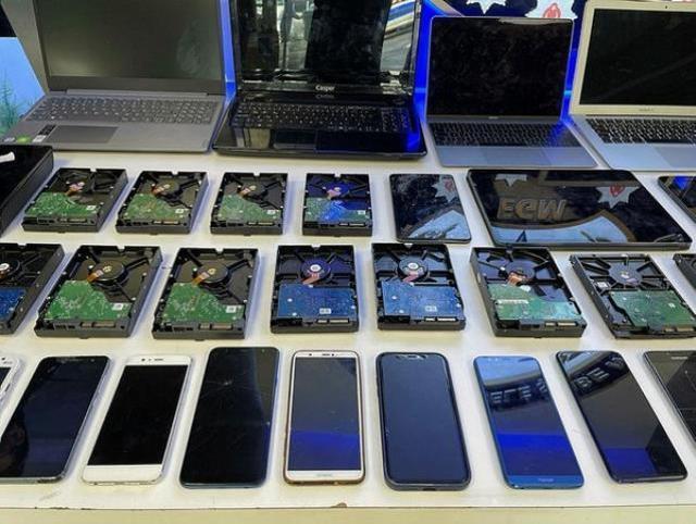 Etek altı görüntüleri 10 liraya satan çete çökertildi! İçlerinden biri beyin cerrahı çıktı