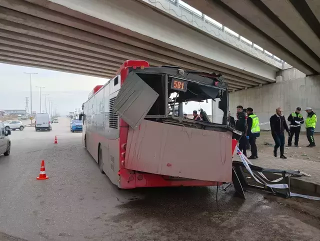 Ankara'da tır, belediye otobüsüne çarptı! 1 ölü, 1 yaralı