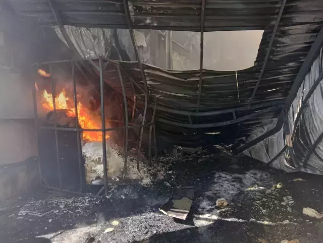 Ankara'da yatak fabrikasında yangın çıktı! İşçiler tahliye edildi
