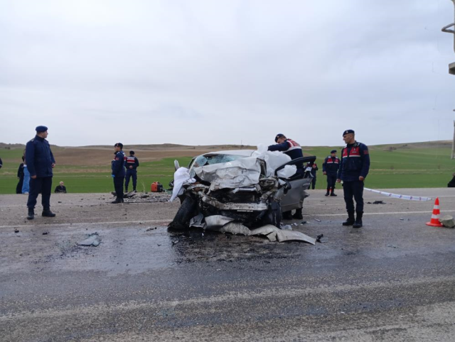Bayram yolu kana bulandı: 6 ölü, 3 ağır yaralı