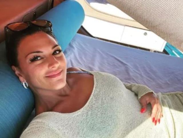 Kucaklama terapisti kadının bir gecede kazandığı para dudak uçuklattı, itirafı daha bomba