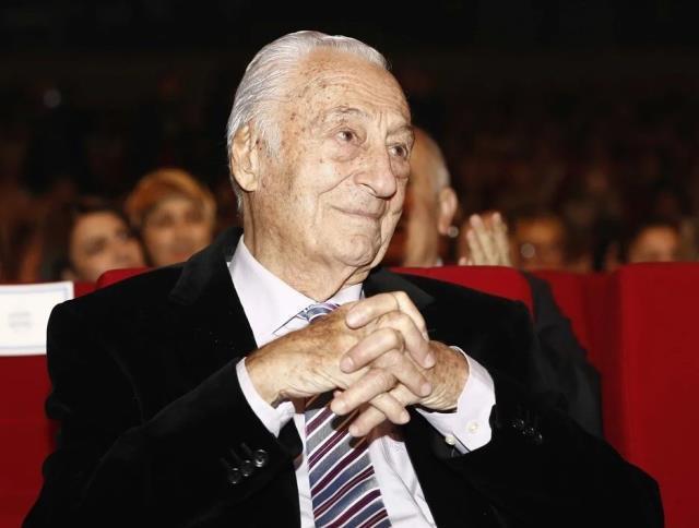 Usta gazeteci Halit Kıvanç'ın ölümü sanat dünyasını yıktı! Ünlü isimlerden peş peşe paylaşımlar geldi