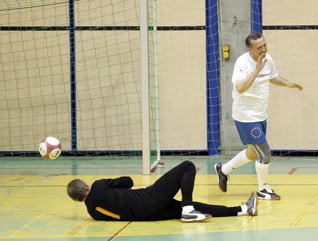 Cumhurbaşkanı Erdoğan'ın 16 yıl önceki salon futbolu fotoğrafları paylaşıldı