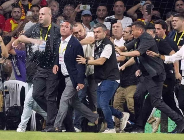 Göztepe maçında saldırıya uğramıştı! Tahkim Kurulu'ndan Ali Koç'un cezasına indirim