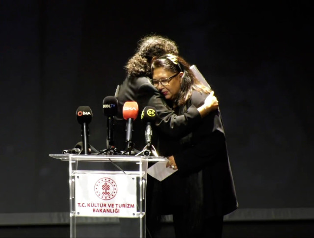 Muazzez Abacı'nın torunu törende gözyaşlarına boğuldu: Onun sayesinde Atatürk'ü çok sevdim