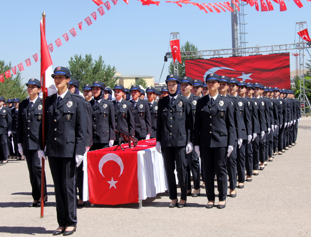 Şehit polisin kızı da polis oldu