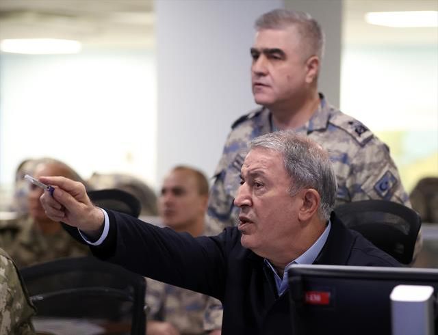 Son Dakika! Bakan Akar'dan harekat açıklaması: Teröristlere ait mağara, tünel, depolar tahrip edildi, sözde karargahlar tam isabetle vuruldu