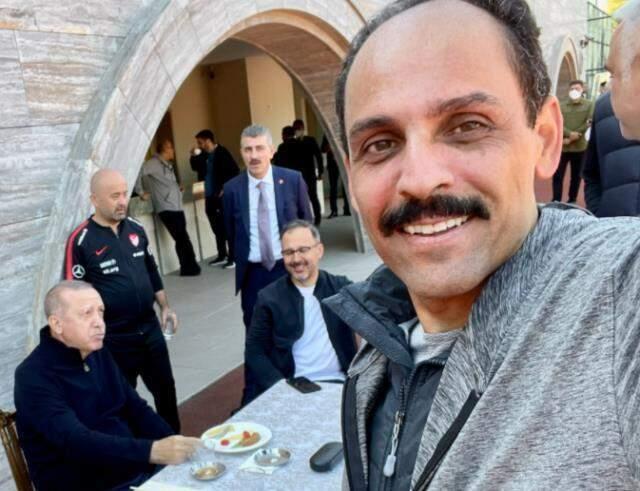 Fizyoterapisti, Cumhurbaşkanı Erdoğan'la sabah sporu yaptığı fotoğrafı paylaştı