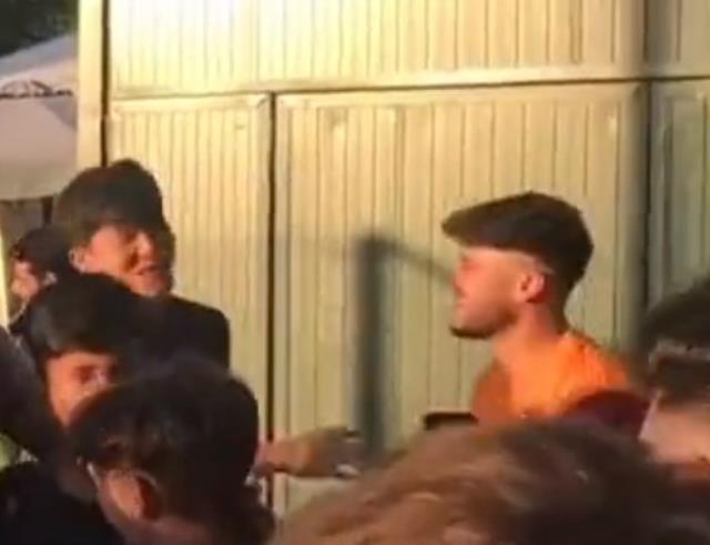 Fenerbahçe kampına Galatasaraylı genç damga vurdu! Futbolcularla fotoğraf çekilmek istedi, Kim Min Jae 'Hayır' dedi