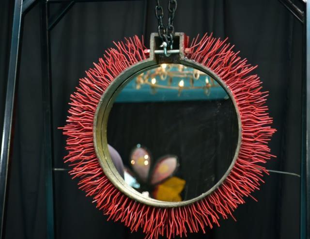 Herkes önünde fotoğraf çektiriyor! Bu aynanın gerçek hikayesini öğrenenler 'Yok artık' diyor