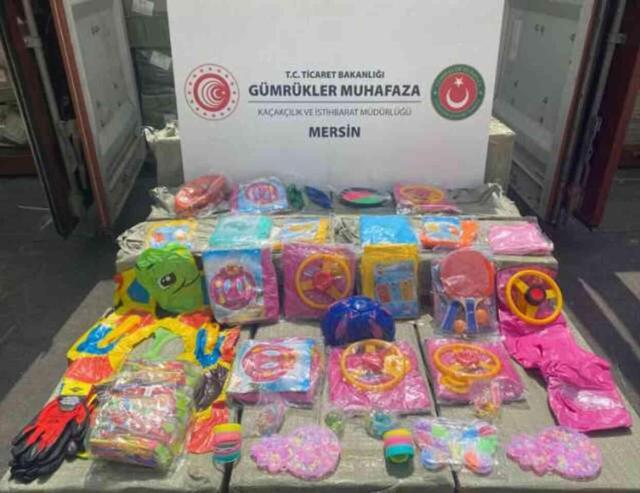 Gümrük ekiplerinden Mersin'de tarihi yakalama! 1 milyar TL'lik kaçakçılık önlendi