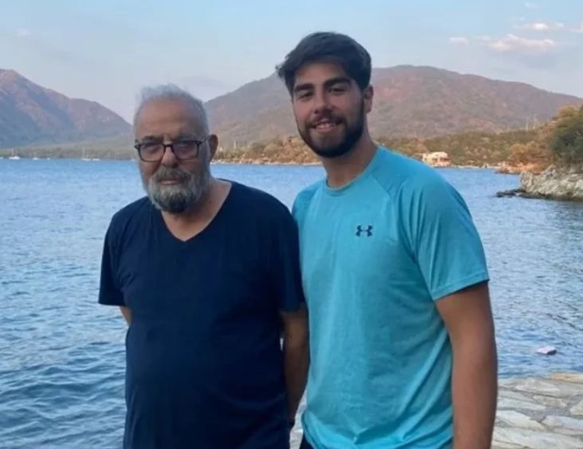 Ferdi Tayfur'un mezarı başında çekilen fotoğraf torununu çıldırttı: Hepiniz yalancısınız