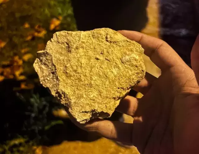 Galatasaray otobüsüne taşlı saldırı