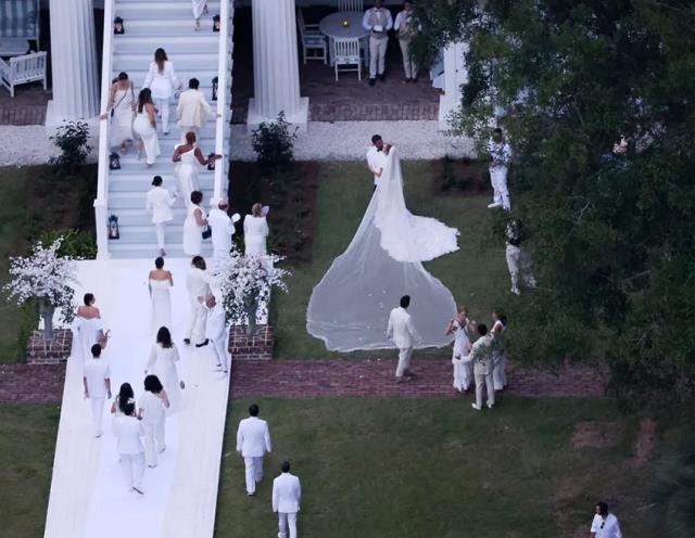 3 gün 3 gece sürüyor! İşte Jennifer Lopez ve Ben Affleck çiftinin rüya düğününden ilk kareler