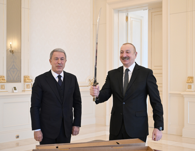 Hulusi Akar, Azerbaycan Cumhurbaşkanı Aliyev ile Görüştü
