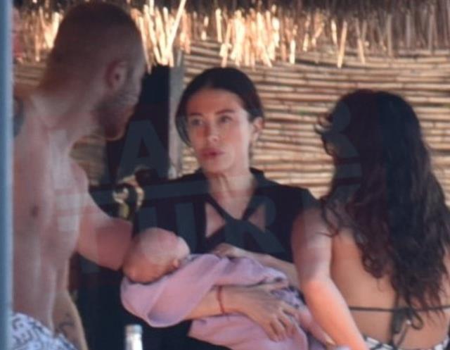 Kıvanç Tatlıtuğ ve Başak Dizer'in bebekleri ilk kez görüntülendi