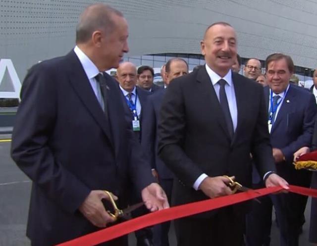 Açılış törenine damga vurdu! Erdoğan'ın 'Makas altın değil mi?' sorusuna Aliyev'den gülümseten yanıt