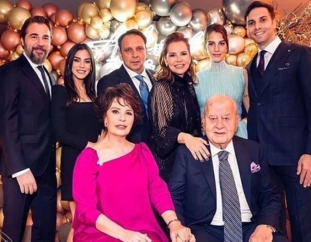 Kimi babasını, kimi kızını paylaştı! İşte ünlülerin Babalar Günü mesajları