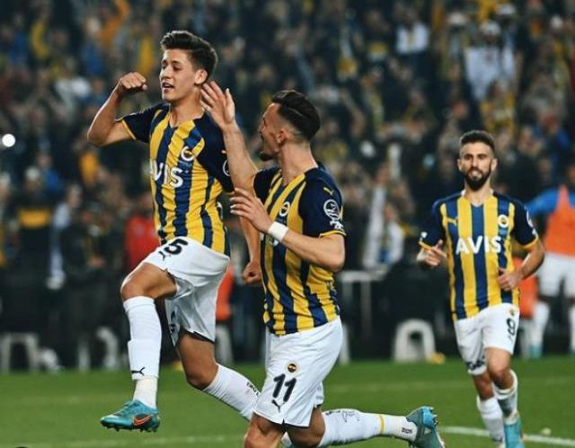 Arda Güler kimdir? Arda Güler kaç yaşında, hangi takımda oynuyor, nereli? Arda Güler biyografisi!
