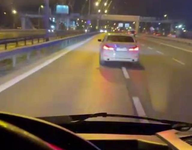 Maltepe'de bir araç hasta almaya giden ambulansın önünü keserek yol vermedi