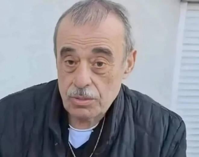 Şevket Altuğ uzun bir aradan sonra yakın dostunun cenazesinde görüntülendi