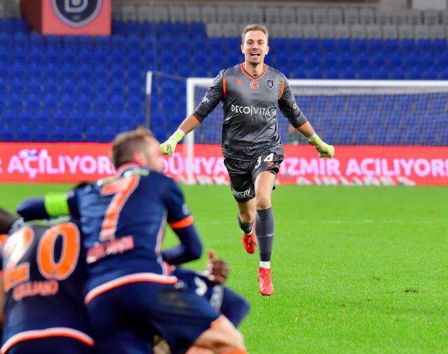 Beşiktaş, Başakşehirli Mert Günok'la her konuda anlaşmaya vardı
