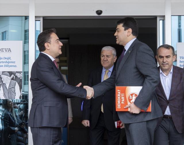 Attığı tweet ortalığı karıştırmıştı! Demokrat Parti lideri Uysal'dan 'Altılı masa dağılıyor mu?' sorusuna tek cümlelik yanıt