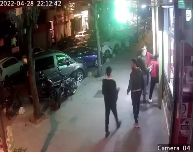 İstanbul'da çifköftecide dehşet anları: Çocukları darbedip bodruma kilitlediler