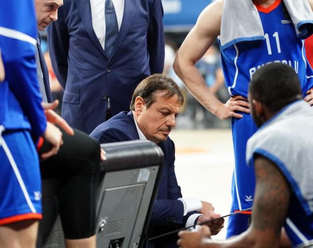 Son Dakika! Avrupa'da destan yazmaya devam ediyorlar! Anadolu Efes üst üste 3. kez Final Four'da