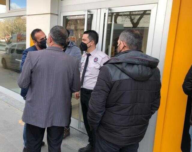 Sahte polisler ikinci kez dolandırmaya çalıştı, gerçek polis dakikalarca dil döktü