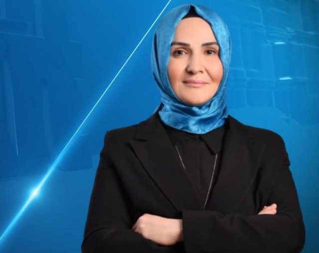 Küratör Yasemin Turan'dan 'Örtüşen İzler' Sergisi Sanatseverlerle Buluşuyor