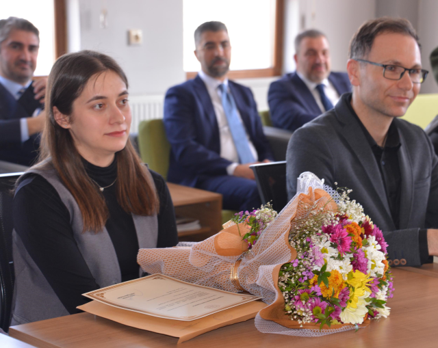 Bakan Tekin 'sarı zarf' verdiği öğretmen önce tedirgin oldu, sonra mutlu oldu