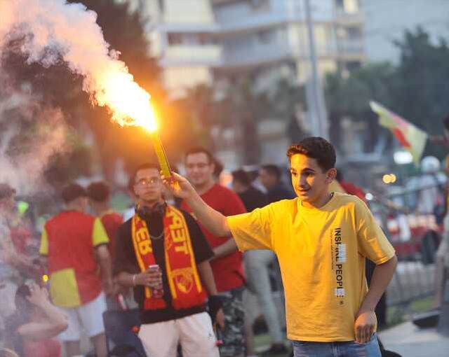 Gece gündüze döndü! Göztepe'nin 98. yıl dönümü İzmir'de coşkuyla kutlandı