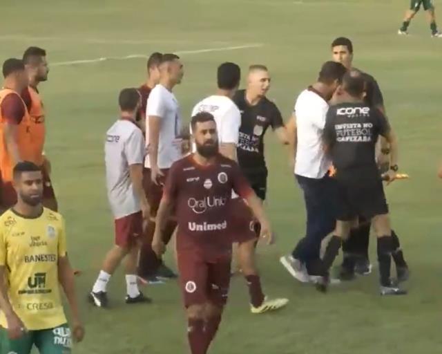 Bu kadarına da pes! Teknik direktörün kadın hakeme yaptığı ortalığı ayağa kaldırdı