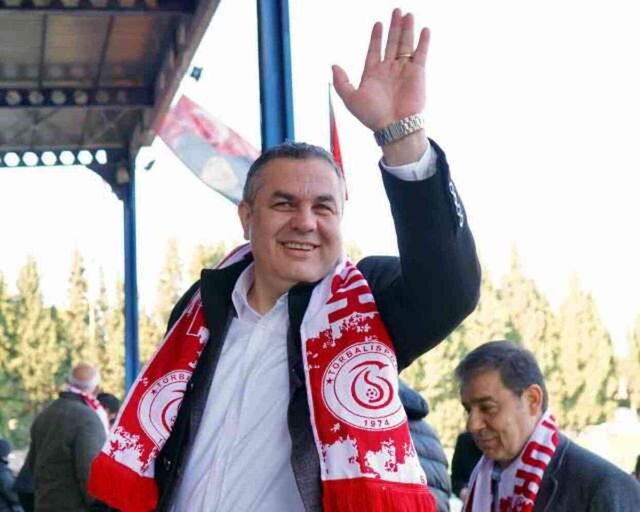 Özgür Erman Çağlar kimdir? AK Parti İzmir- Torbalı Belediye Başkan adayı Özgür Erman Çağlar kaç yaşında, nereli?