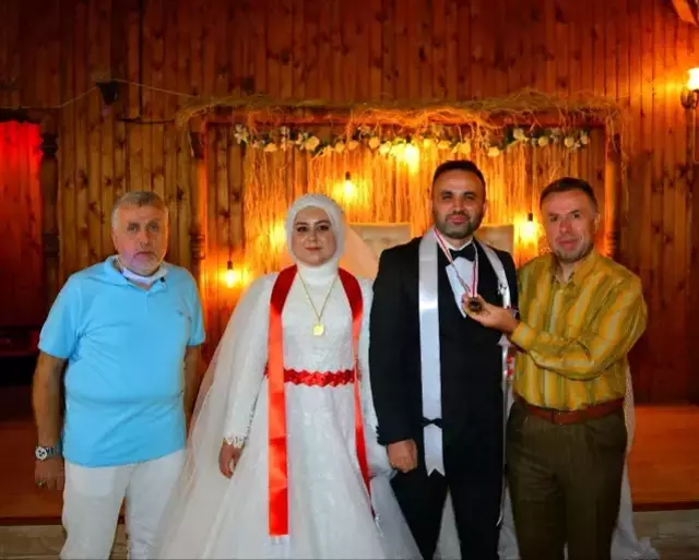 Gelin ve damada 3 bin TL değerinde 15 bin adet kripto para takıldı, herkes şaştı kaldı