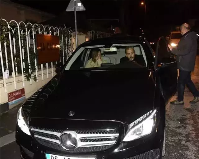 Uraz Kaygılaroğlu, gizemli kız arkadaşıyla Etiler'de görüntülendi