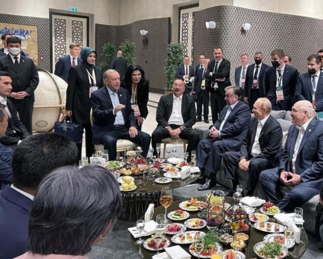 Cumhurbaşkanı Erdoğan'ın Şangay'da liderlerle verdiği poz Avrupa'nın gündeminde: Üstünlüğünü empoze edişinin kanıtı