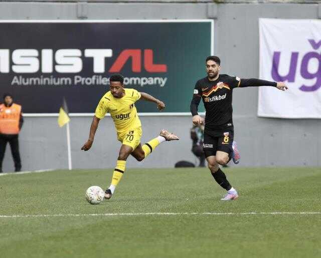 Süper Lig'de 6 gollü maç! İstanbulspor-Kayserispor maçı nefes kesti