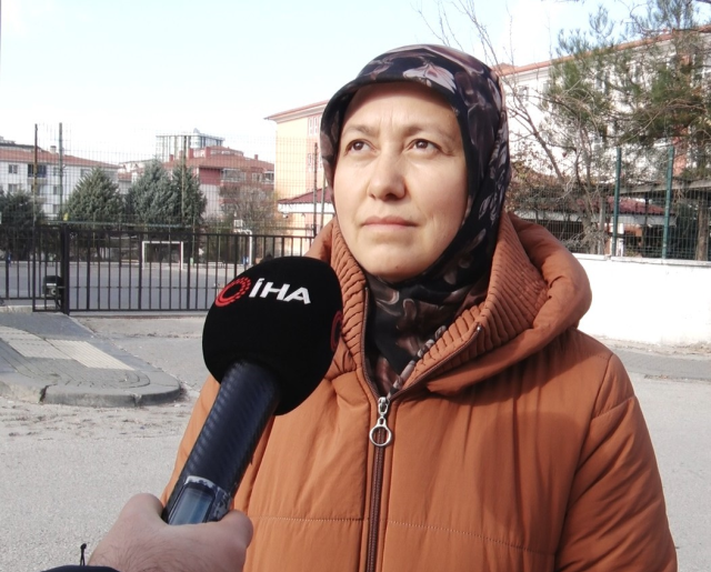 Kız öğrencilerine cinsel organının fotoğrafını gönderen tacizci öğretmen tutuklandı