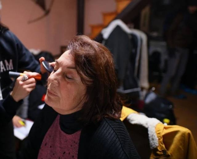 Usta oyuncu Nevin Efe hayatını kaybetti