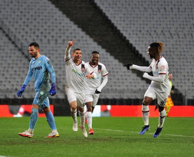 Türkiye Kupası'nda tarihi zafer! Tam 9 golün atıldığı Karagümrük-Konyaspor maçı nefes kesti