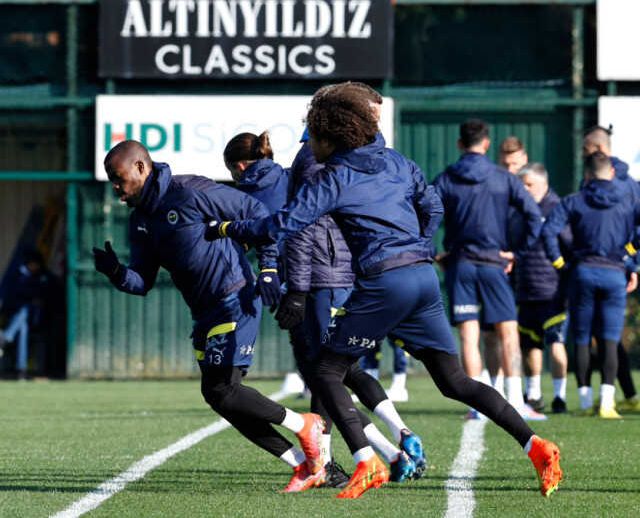 Derbi öncesi Fenerbahçe'ye müjde! Valencia beklenenden erken döndü