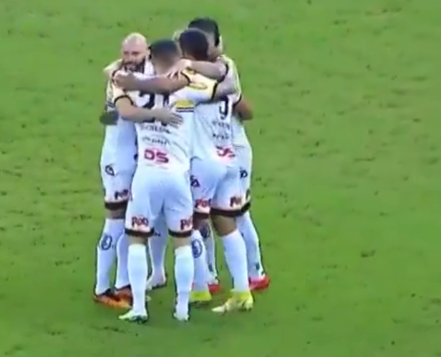 Yok böyle gol! Topa dokunmadan 1-0 öne geçtiler
