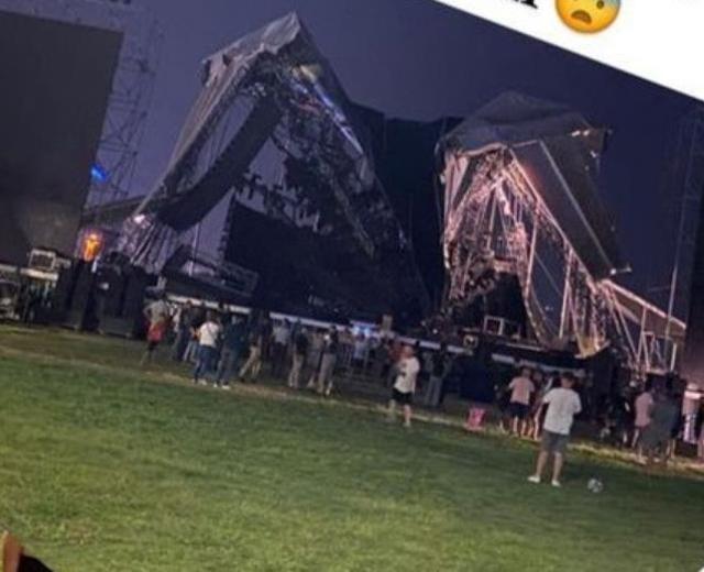 Tarkan'ın İzmir'deki dev konseri öncesi facia! Sahne çöktü, çalışanlar altında kaldı