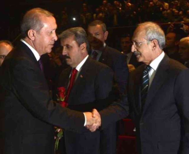 Kılıçdaroğlu 'Erdoğan'ın elini sıkmıyorum' dedi ama arşivler aynı fikirde değil