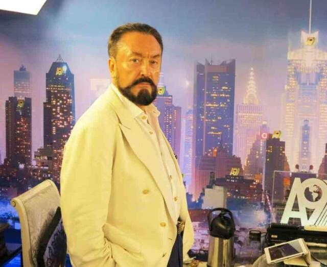 Adnan Oktar cezaevinde yüzlerce avukatla görüşmüştü! Adnan Oktar nereye nakledildi?