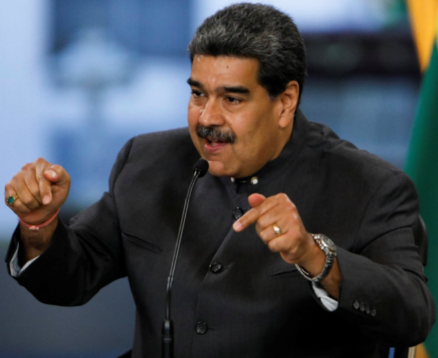 Maduro'yu taşıyan uçak New York'ta