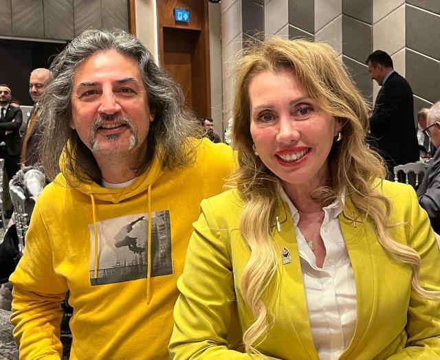 Şarkıcı Çelik Zafer Partisi'ni katıldı